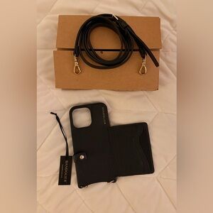 Bandolier Mila MagSafe
CROSSBODY PHONE CASE IN BLACK/GOLD for iPhone 14 pro max